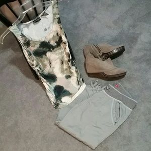 Cargo Pants (7) & Tank Top (M) (only)